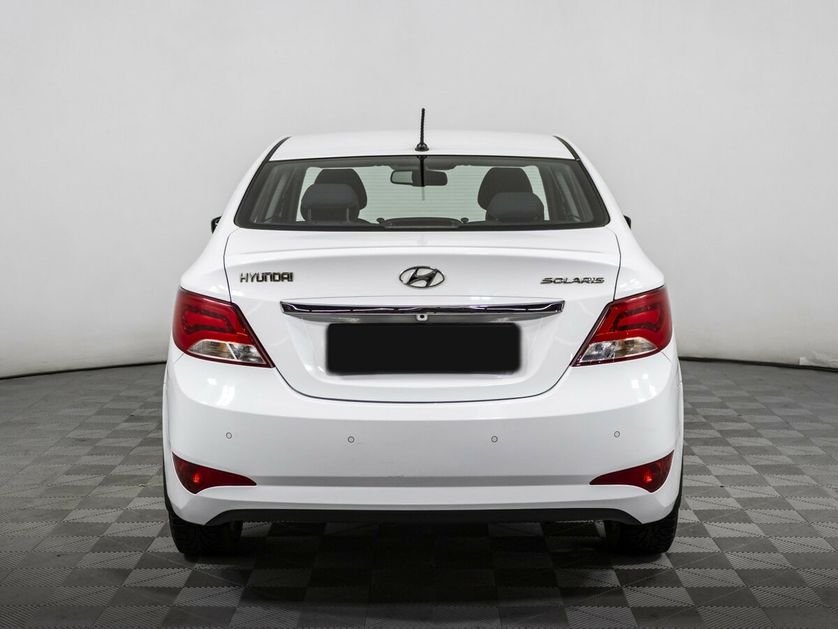 Hyundai Solaris с пробегом — 2015 год. Фото: #5