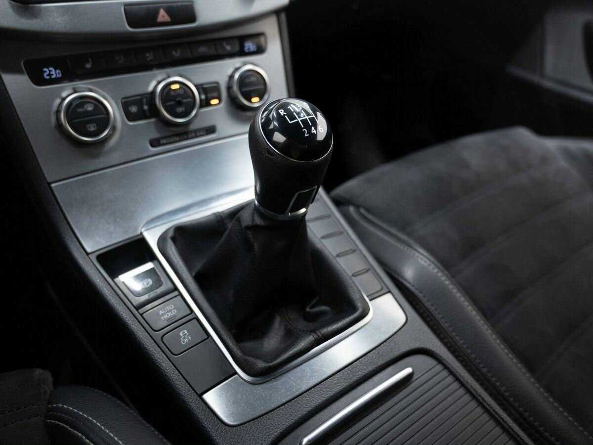 Volkswagen Passat CC с пробегом — 2014 год. Фото: #19