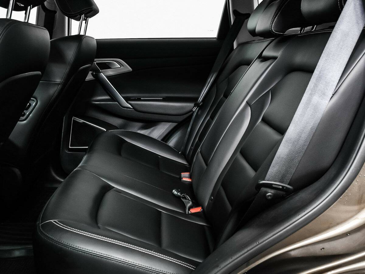 Geely Atlas с пробегом — 2019 год. Фото: #12