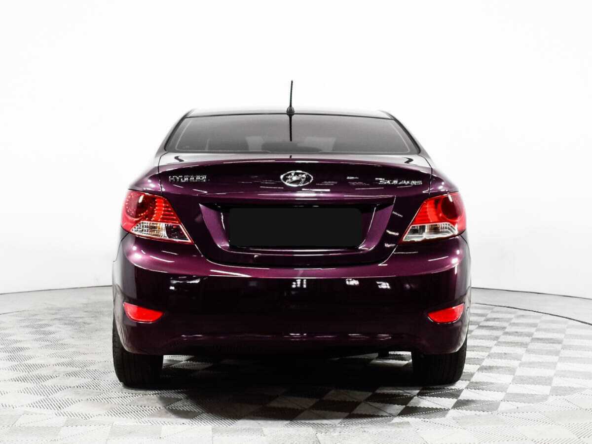 Hyundai Solaris с пробегом — 2013 год. Фото: #4