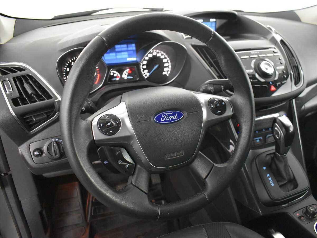Ford Kuga с пробегом — 2014 год. Фото: #7