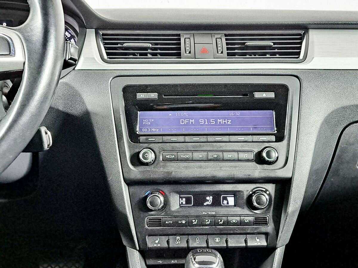 Skoda Rapid с пробегом — 2014 год. Фото: #9