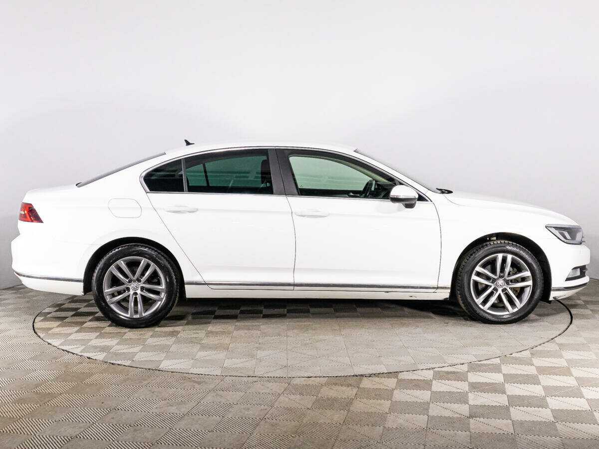 Volkswagen Passat с пробегом — 2017 год. Фото: #3