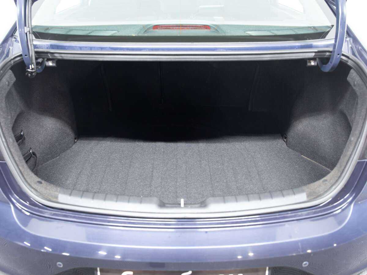 Hyundai Elantra с пробегом — 2020 год. Фото: #8