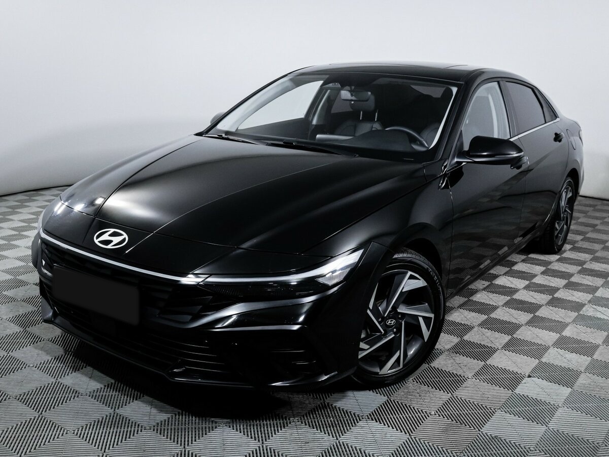Hyundai Elantra с пробегом — 2023 год. Фото: #13