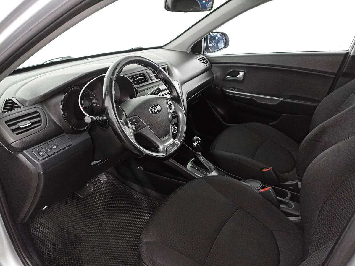 Kia Rio с пробегом — 2015 год. Фото: #13