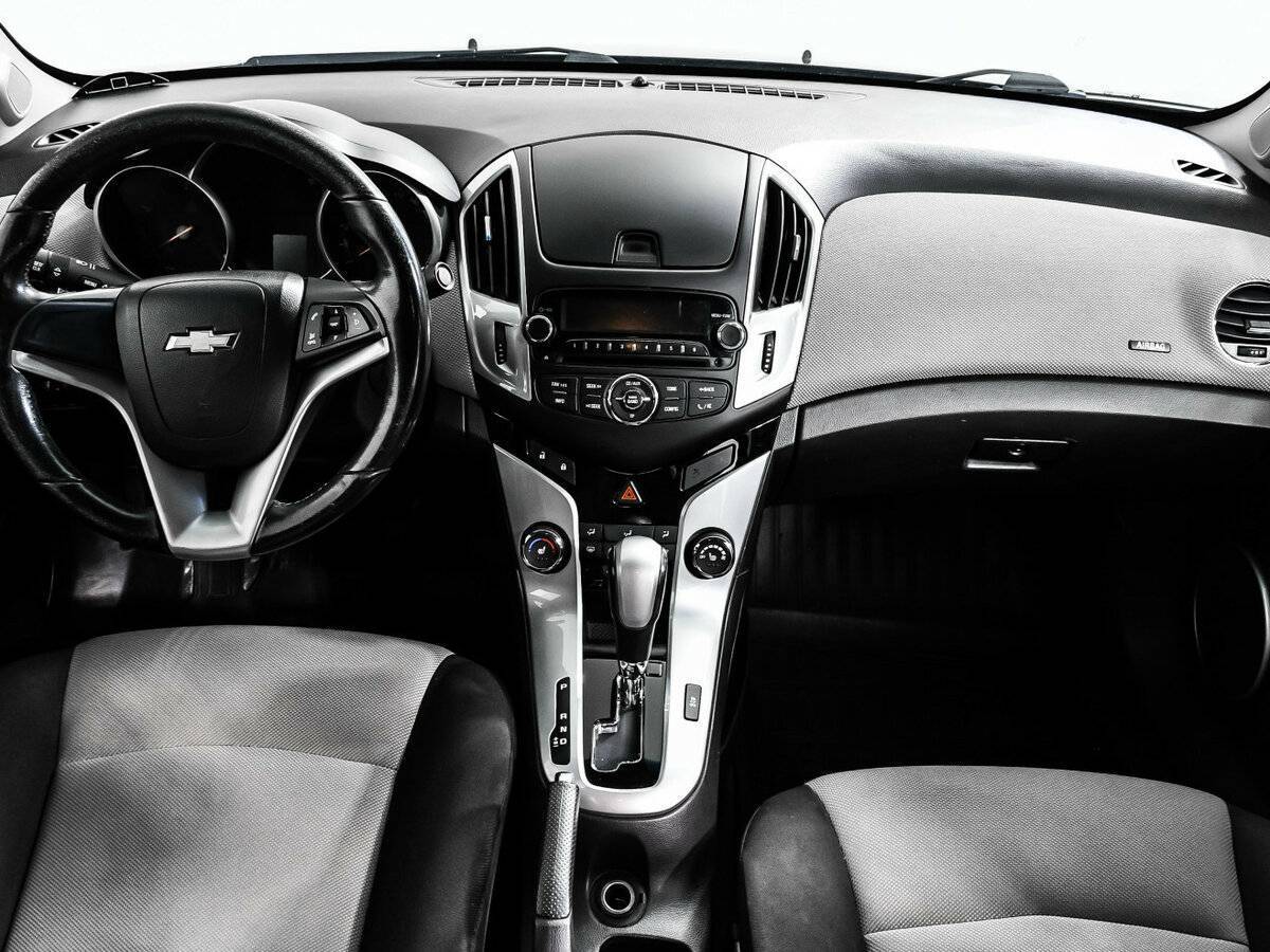 Chevrolet Cruze с пробегом — 2013 год. Фото: #10