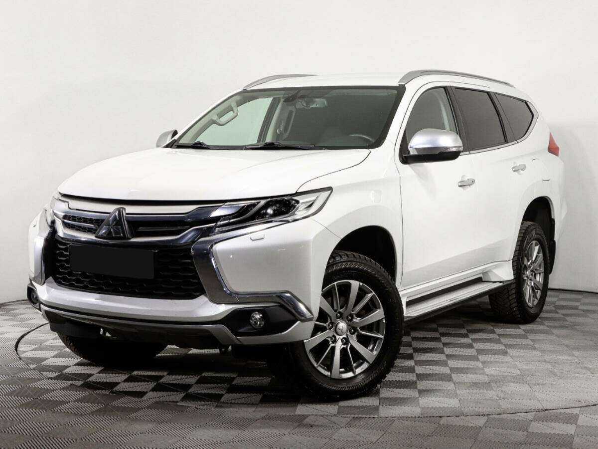 Mitsubishi Pajero Sport с пробегом — 2018 год. Фото: #0