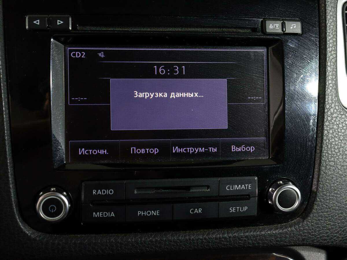 Volkswagen Touareg с пробегом — 2012 год. Фото: #25