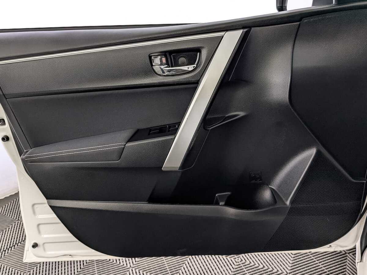 Toyota Corolla с пробегом — 2014 год. Фото: #16