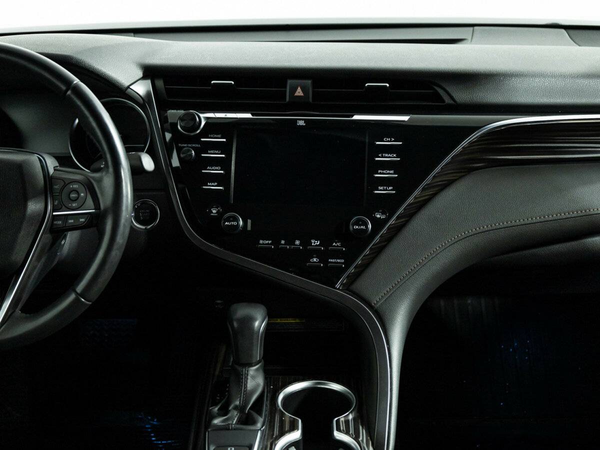 Toyota Camry с пробегом — 2020 год. Фото: #11