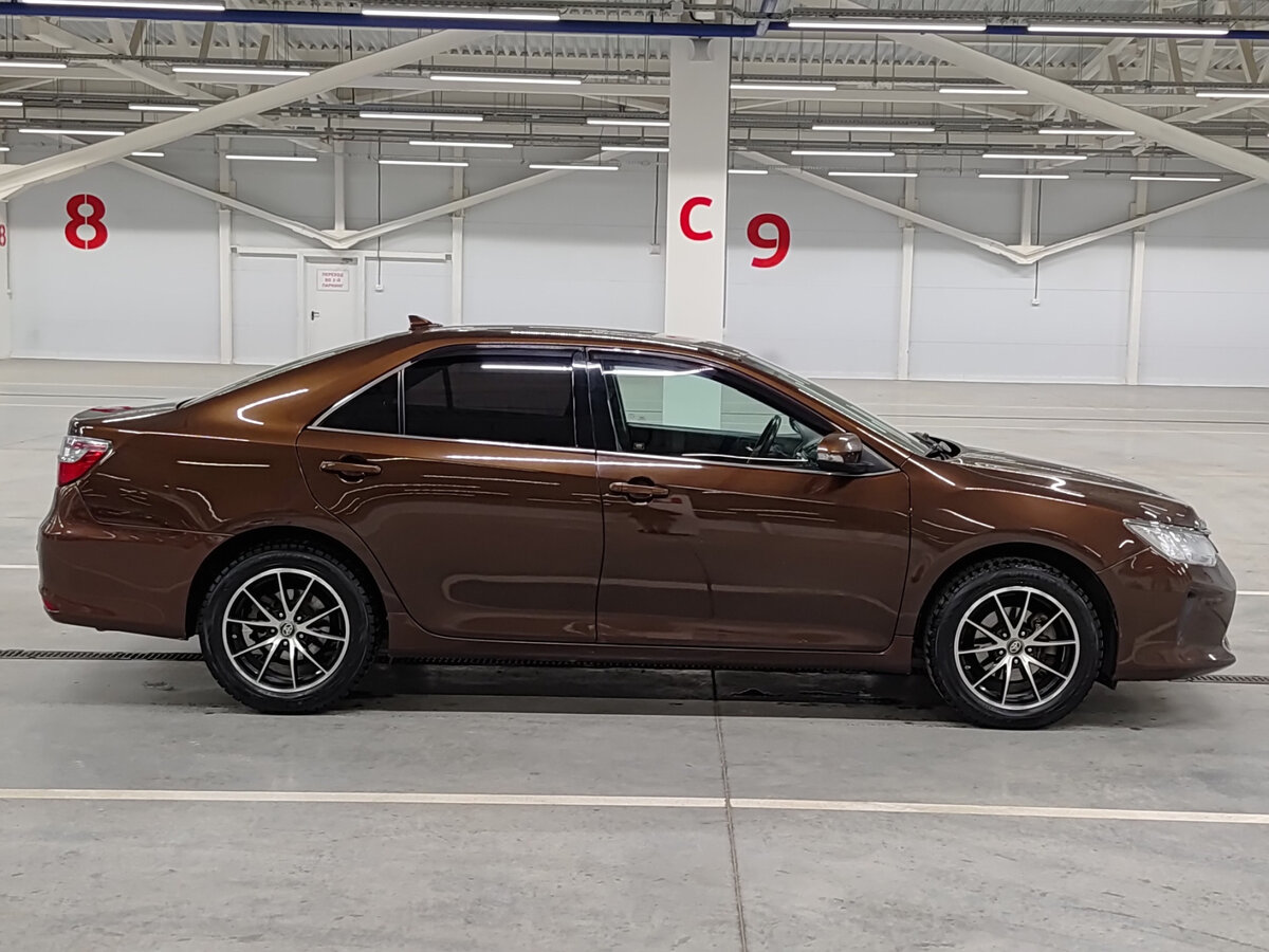 Toyota Camry с пробегом — 2017 год. Фото: #3