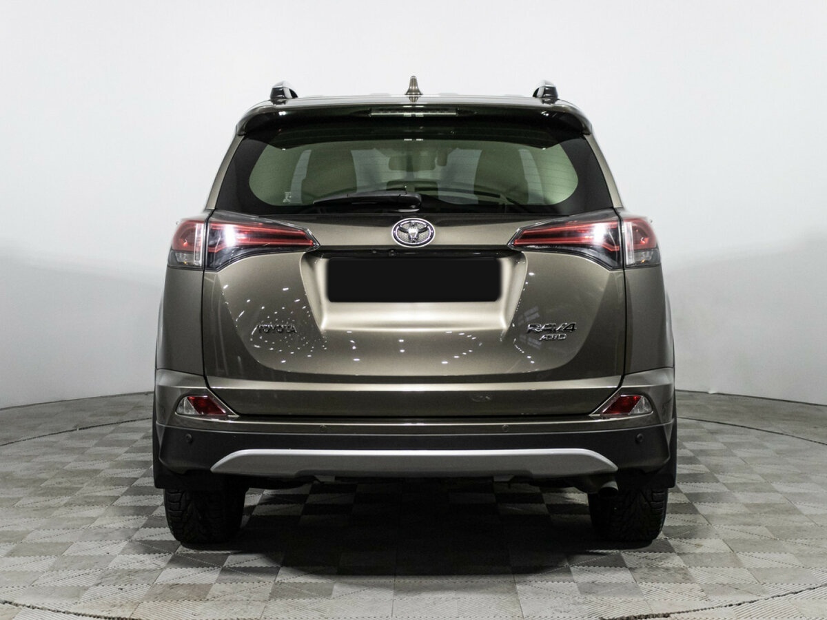 Toyota RAV4 с пробегом — 2015 год. Фото: #5