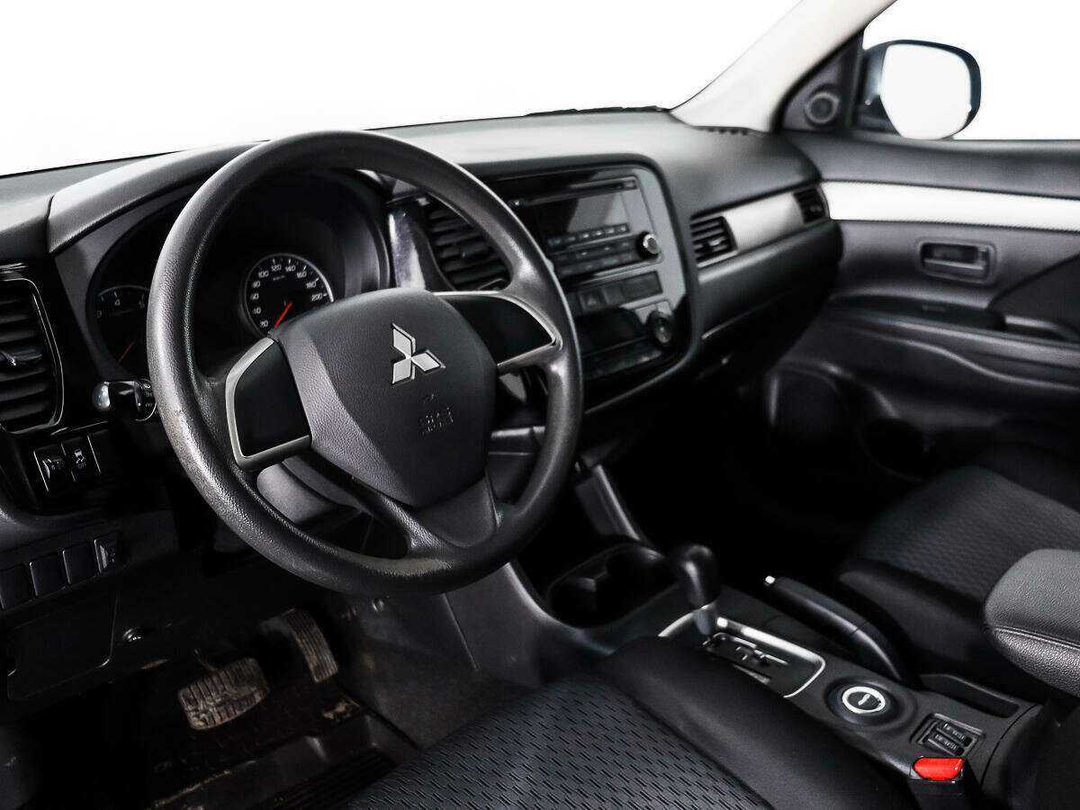 Mitsubishi Outlander с пробегом — 2012 год. Фото: #8