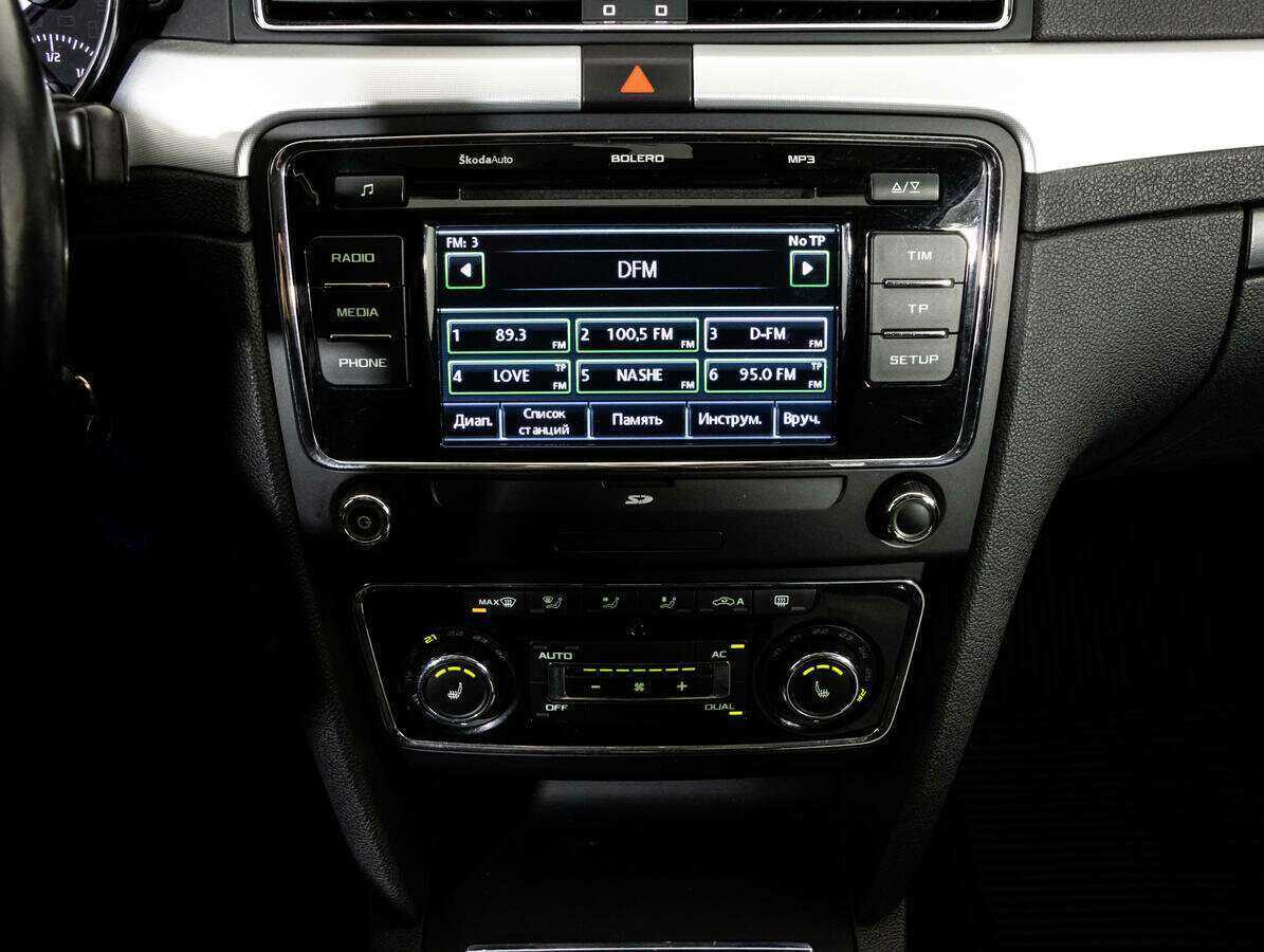 Skoda Superb с пробегом — 2012 год. Фото: #13