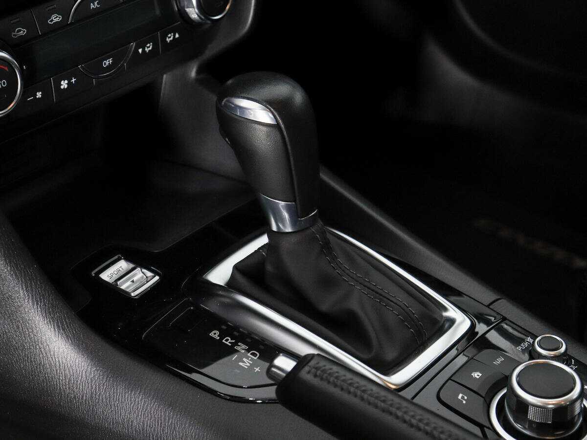 Mazda 3 с пробегом — 2016 год. Фото: #9