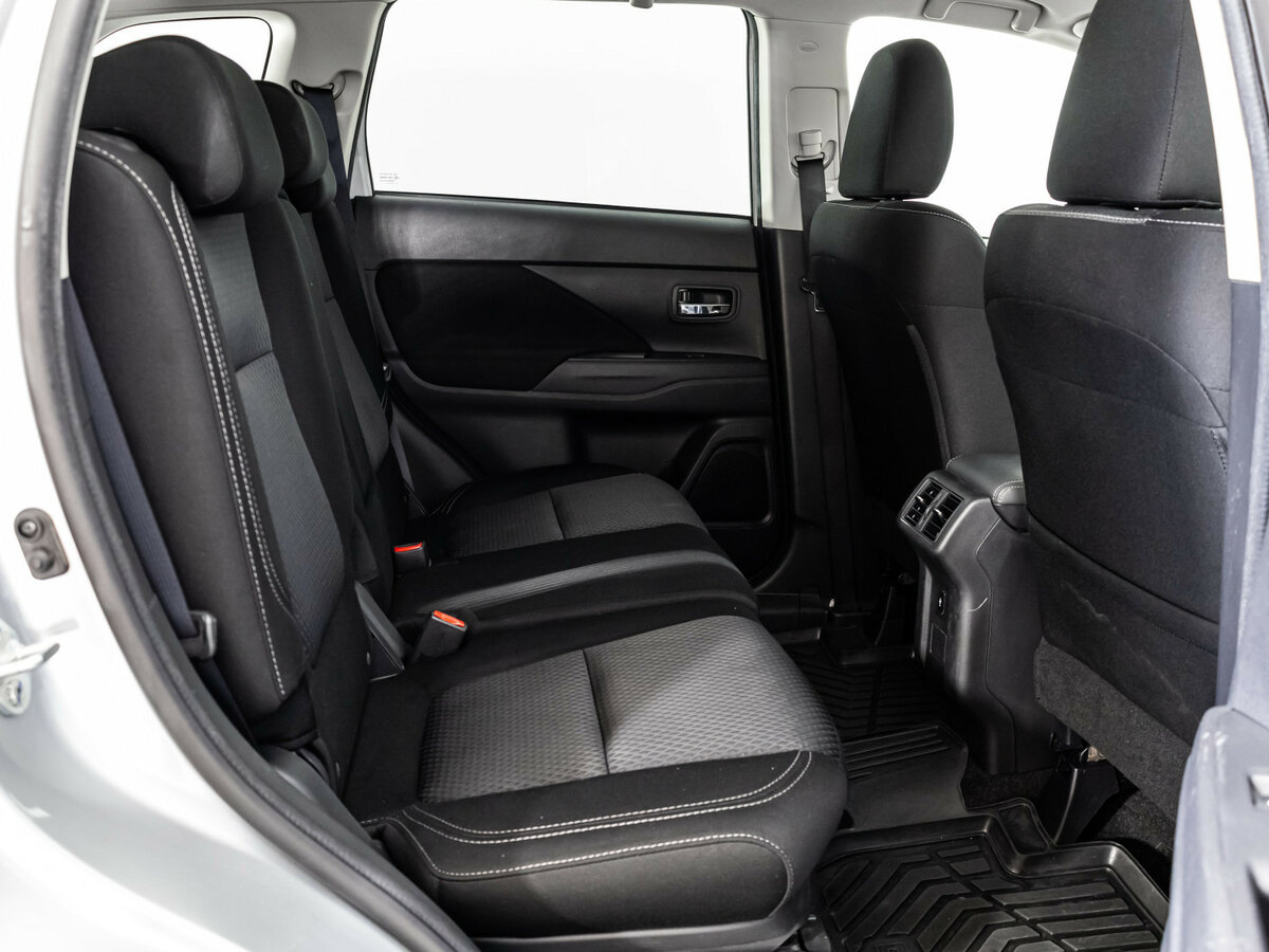 Mitsubishi Outlander с пробегом — 2019 год. Фото: #14