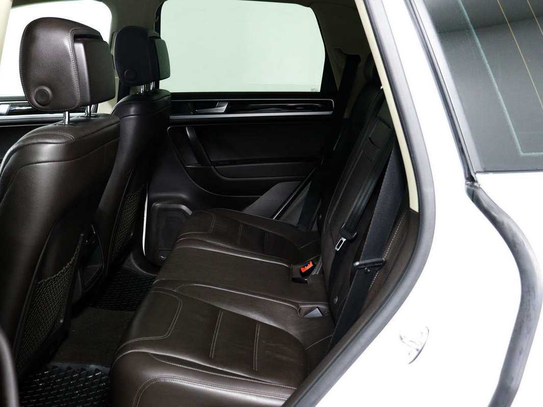 Volkswagen Touareg с пробегом — 2012 год. Фото: #11
