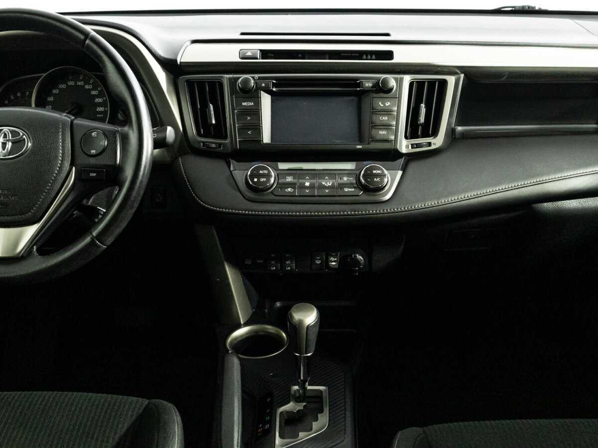 Toyota RAV4 с пробегом — 2014 год. Фото: #13