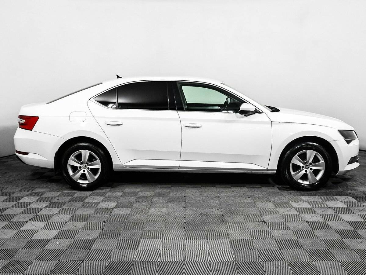 Skoda Superb с пробегом — 2016 год. Фото: #3
