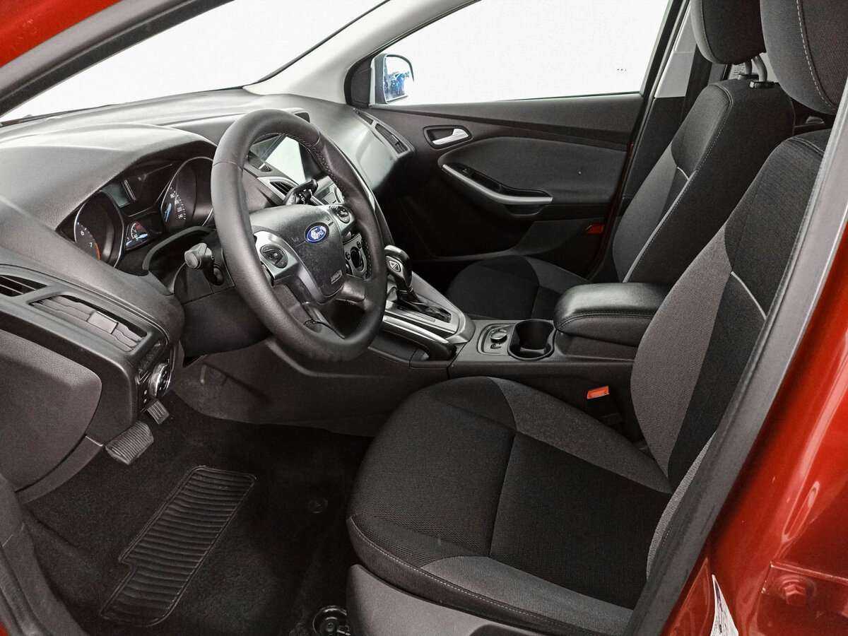 Ford Focus с пробегом — 2013 год. Фото: #13