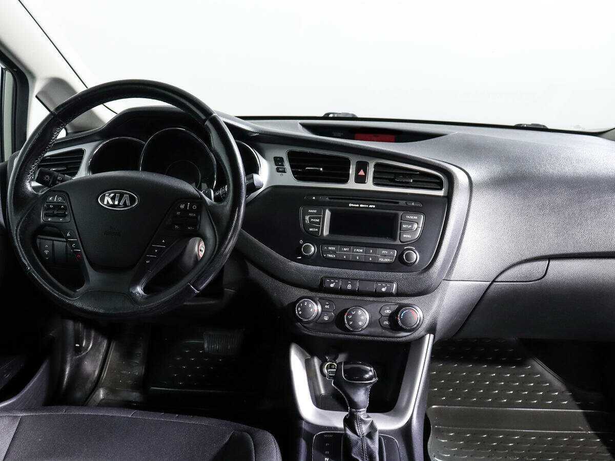 Kia Ceed с пробегом — 2013 год. Фото: #11
