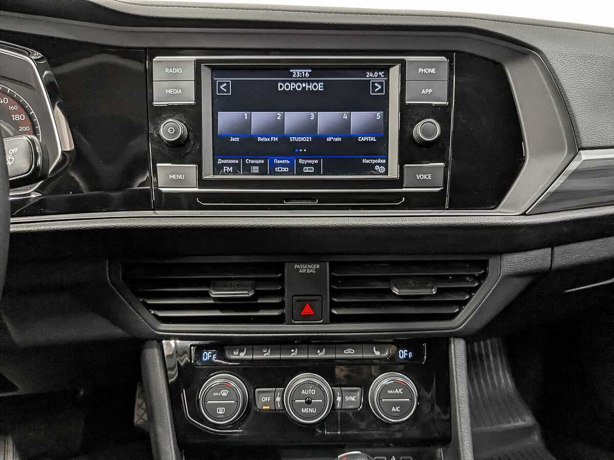Volkswagen Jetta с пробегом — 2020 год. Фото: #16
