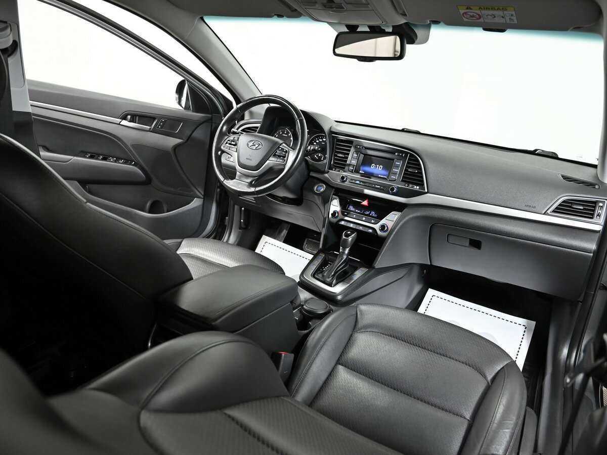 Hyundai Elantra с пробегом — 2018 год. Фото: #8