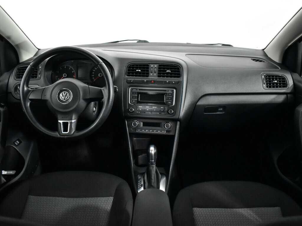 Volkswagen Polo с пробегом — 2015 год. Фото: #11