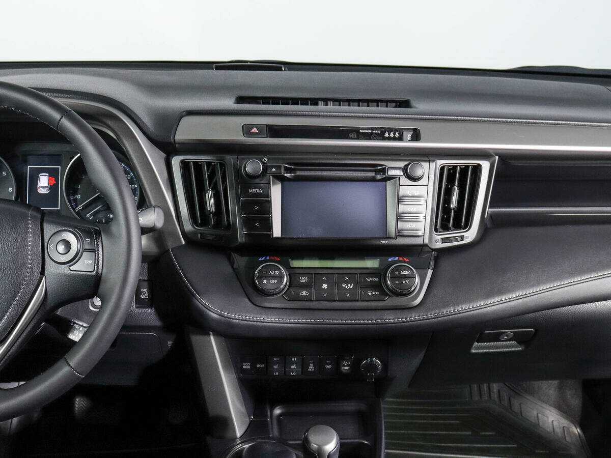Toyota RAV4 с пробегом — 2015 год. Фото: #12