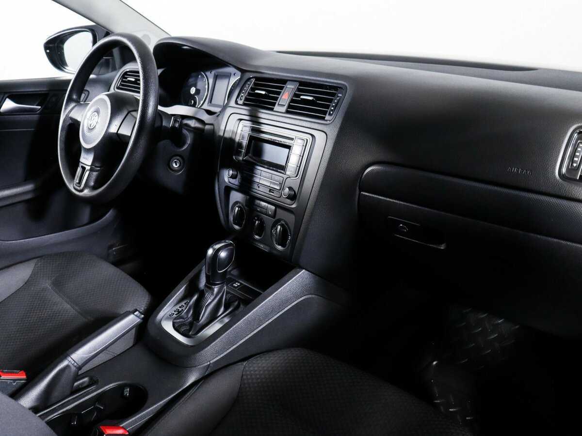 Volkswagen Jetta с пробегом — 2013 год. Фото: #5