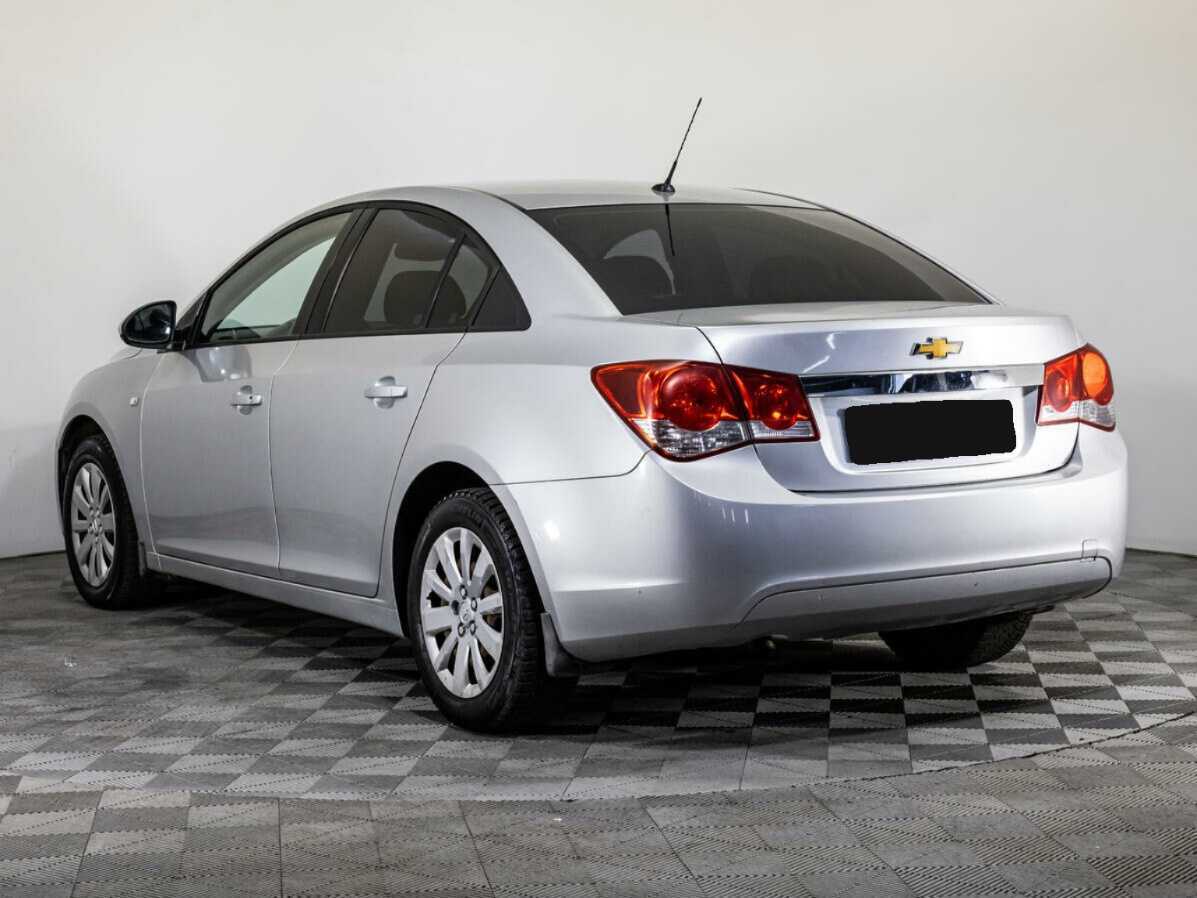 Chevrolet Cruze с пробегом — 2012 год. Фото: #6