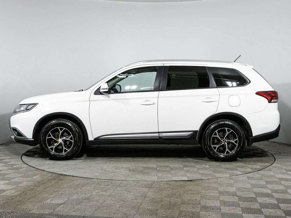 Mitsubishi Outlander с пробегом — 2016 год. Фото: #7