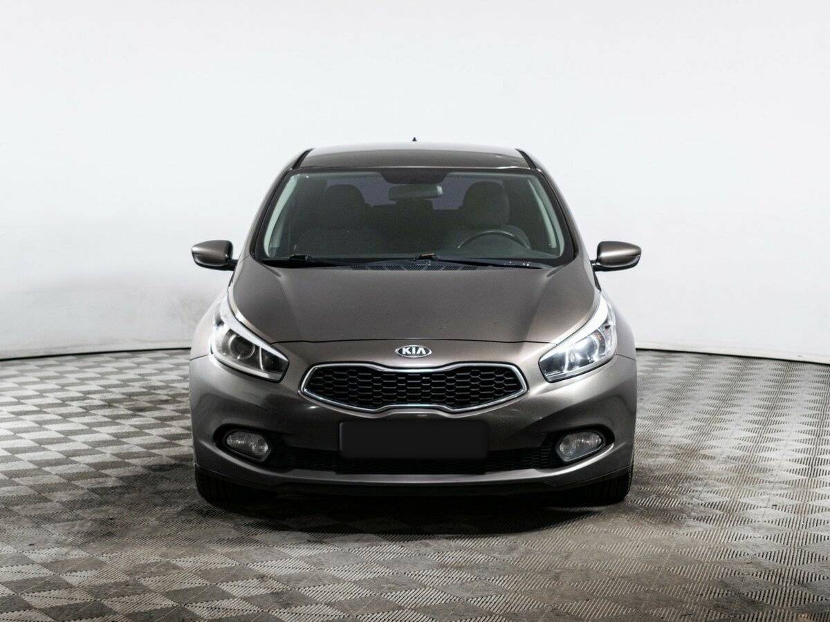 Kia Ceed с пробегом — 2012 год. Фото: #1