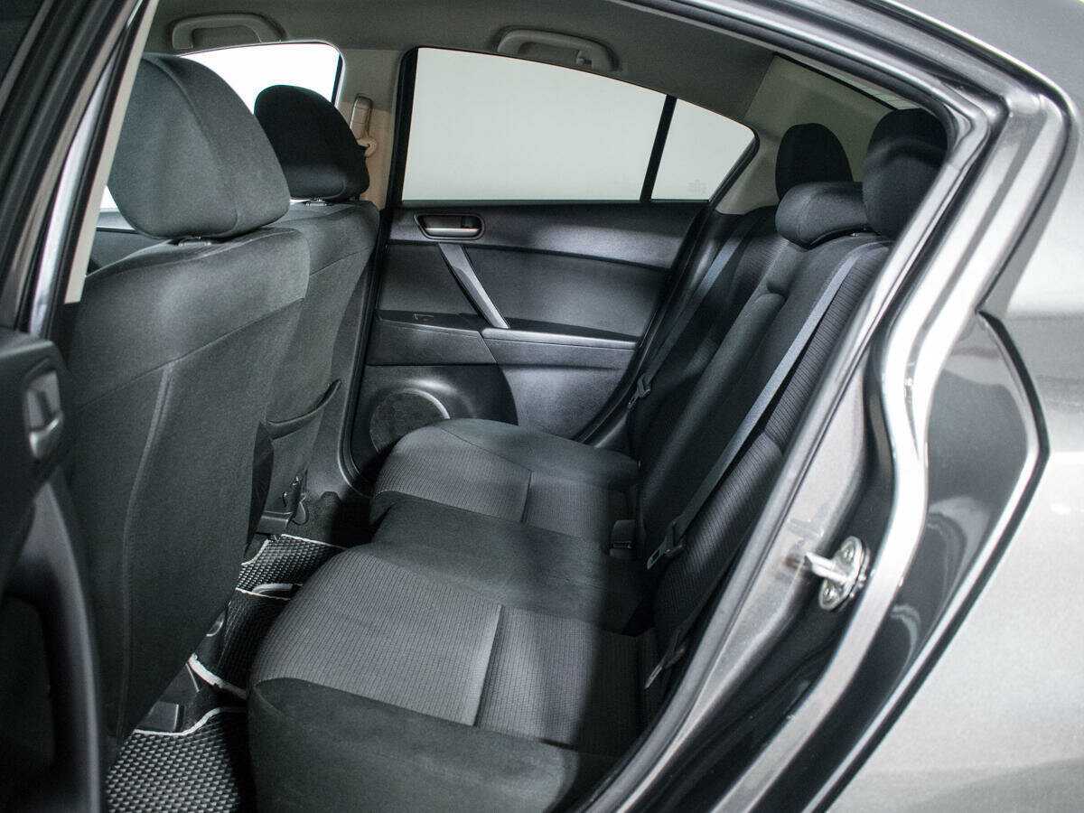 Mazda 3 с пробегом — 2012 год. Фото: #9