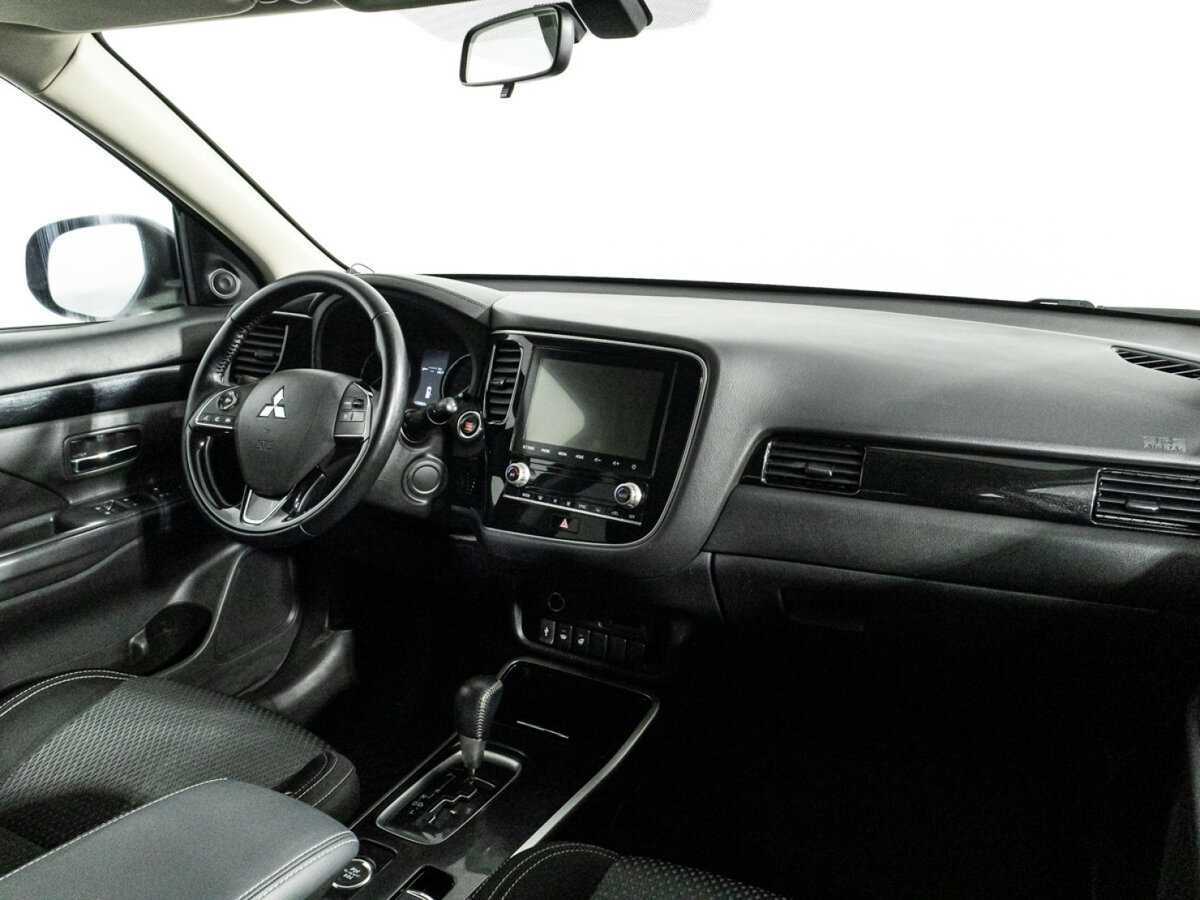 Mitsubishi Outlander с пробегом — 2021 год. Фото: #8