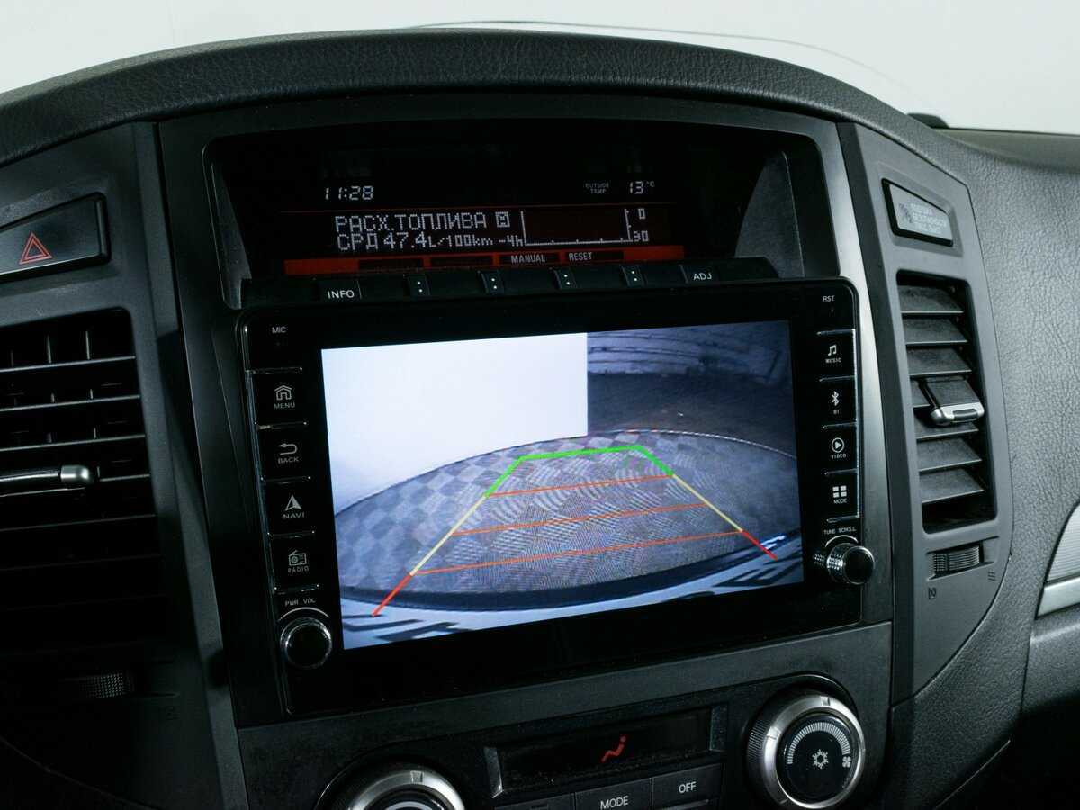 Mitsubishi Pajero с пробегом — 2013 год. Фото: #14