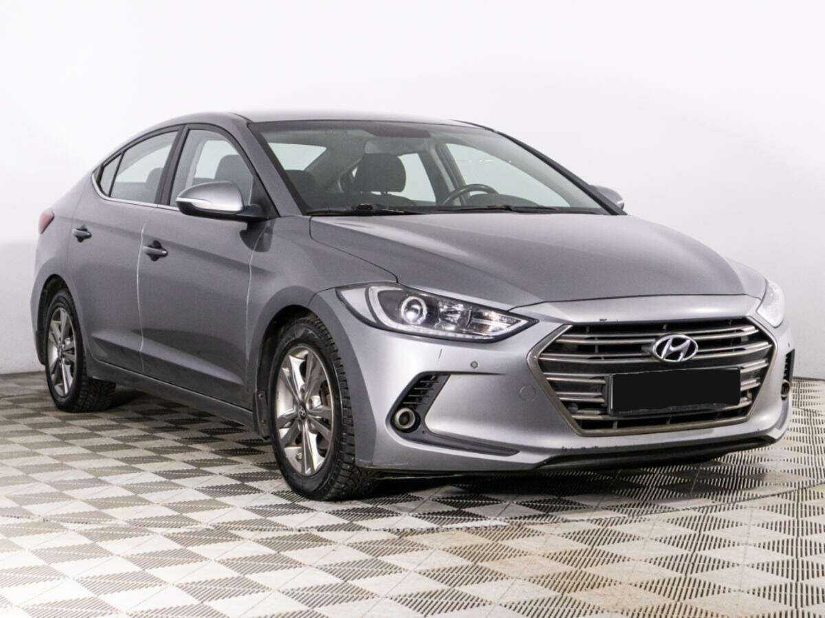 Hyundai Elantra с пробегом — 2018 год. Фото: #2