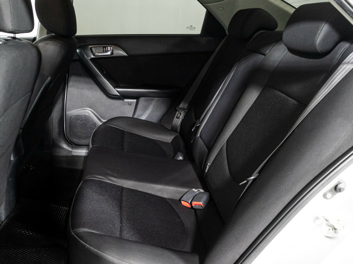 Kia Cerato с пробегом — 2012 год. Фото: #9