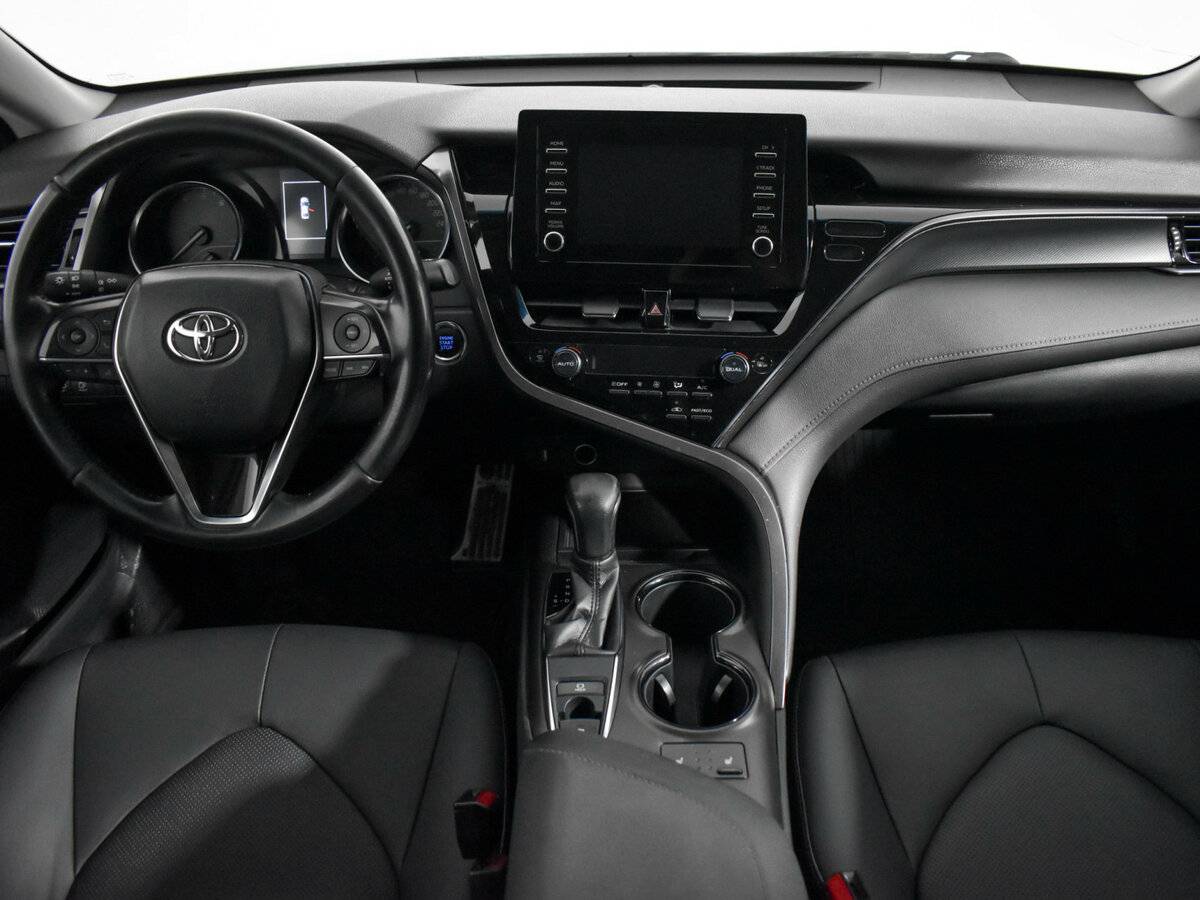 Toyota Camry с пробегом — 2022 год. Фото: #13