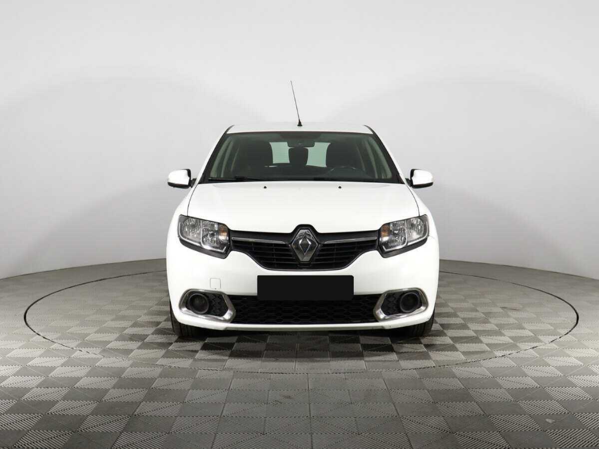 Renault Sandero с пробегом — 2017 год. Фото: #1