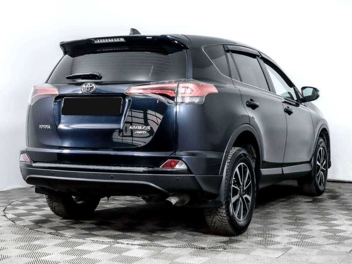 Toyota RAV4 с пробегом — 2017 год. Фото: #3