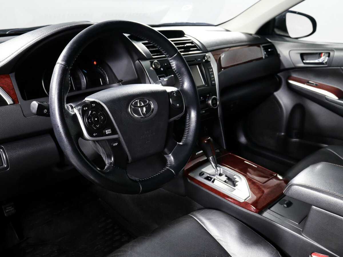 Toyota Camry с пробегом — 2013 год. Фото: #10