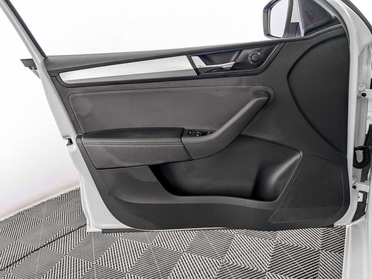 Skoda Rapid с пробегом — 2019 год. Фото: #14