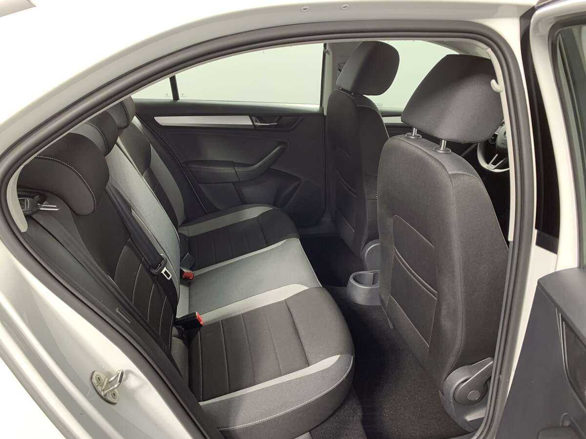 Skoda Rapid с пробегом — 2019 год. Фото: #17