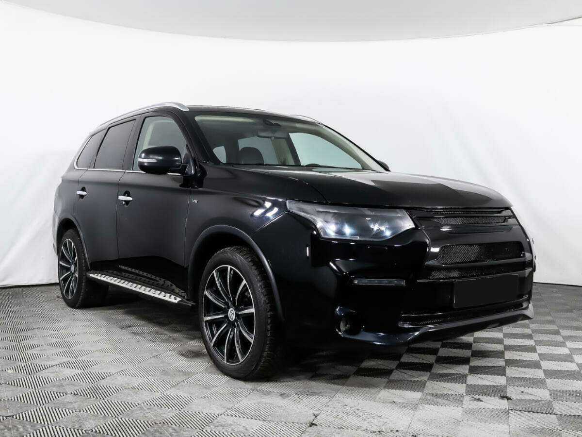 Mitsubishi Outlander с пробегом — 2014 год. Фото: #2