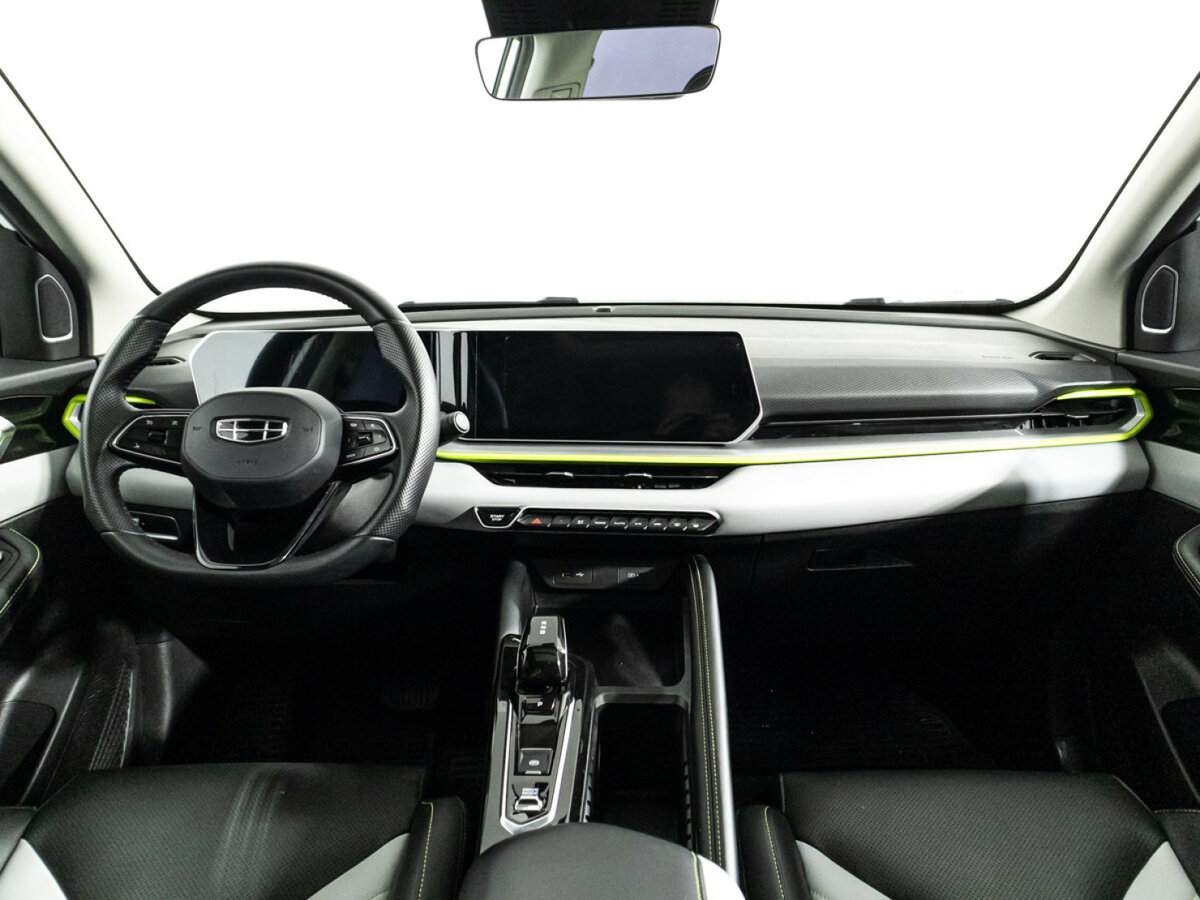 Geely Coolray с пробегом — 2023 год. Фото: #12