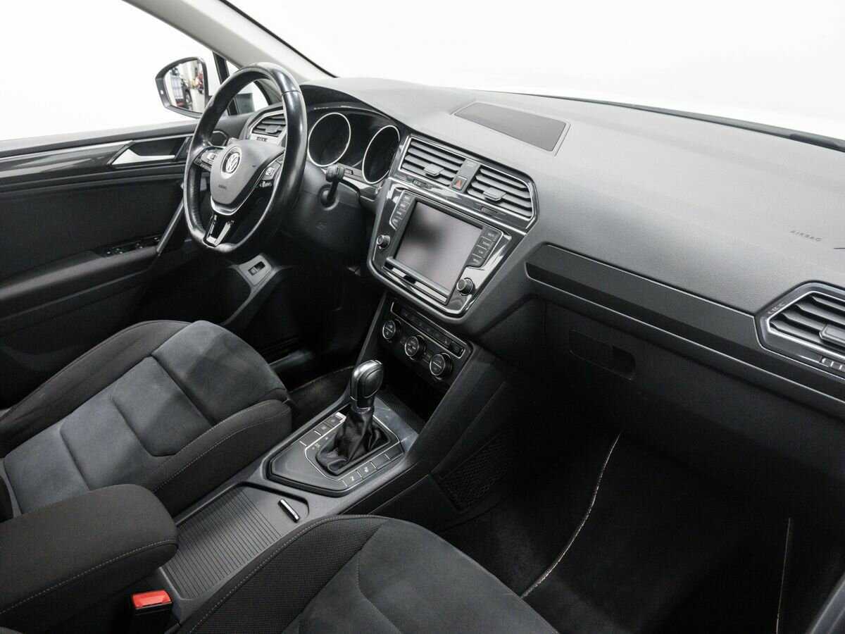 Volkswagen Tiguan с пробегом — 2017 год. Фото: #8