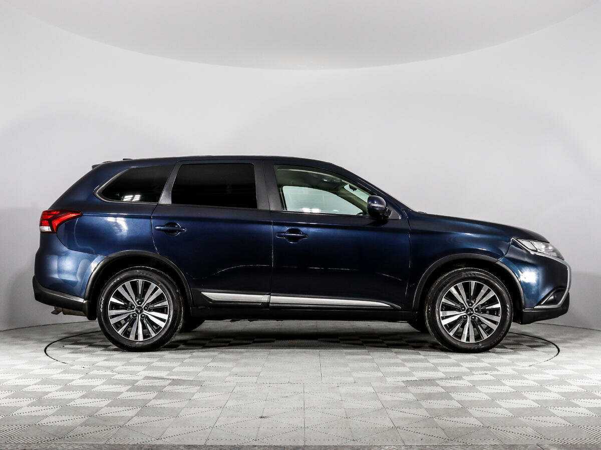 Mitsubishi Outlander с пробегом — 2018 год. Фото: #3