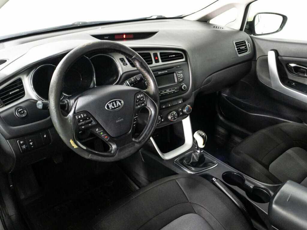 Kia Ceed с пробегом — 2012 год. Фото: #10